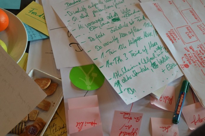 BAhbB1sHOgZmSSIqaW1hZ2VzL3dvcmsvZGVzaWduLXRoaW5raW5nLWludHJvLmpwZwY6BkVUWwg6BnA6CnRodW1iSSIJNjk2eAY7BkY