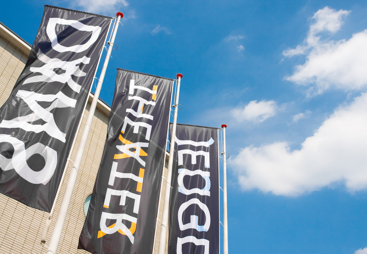 utrecht-city-theatre-flags